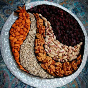 خوراکی یلدایی - انگور لبو - لبو یلدا شب یلدای 1403 یلدا1403 اجیل آجیل تخمه پسته کشمش سنجد نخود بادام هندی بادام زمینی بادام تخمه کدو تخمه هندوانه